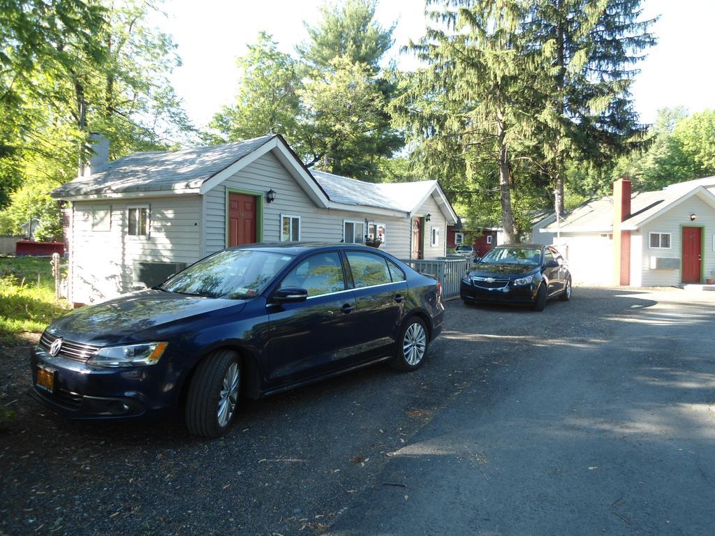 Flower Field Inn And Cottages Stroudsburg Exterior photo