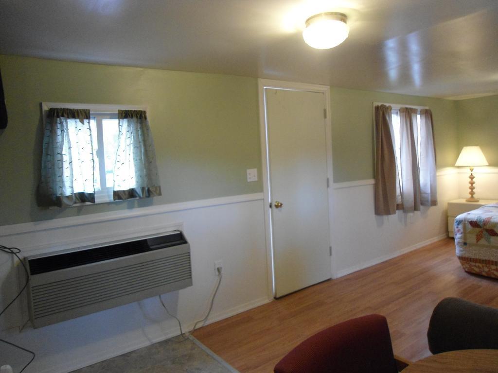 Flower Field Inn And Cottages Stroudsburg Room photo