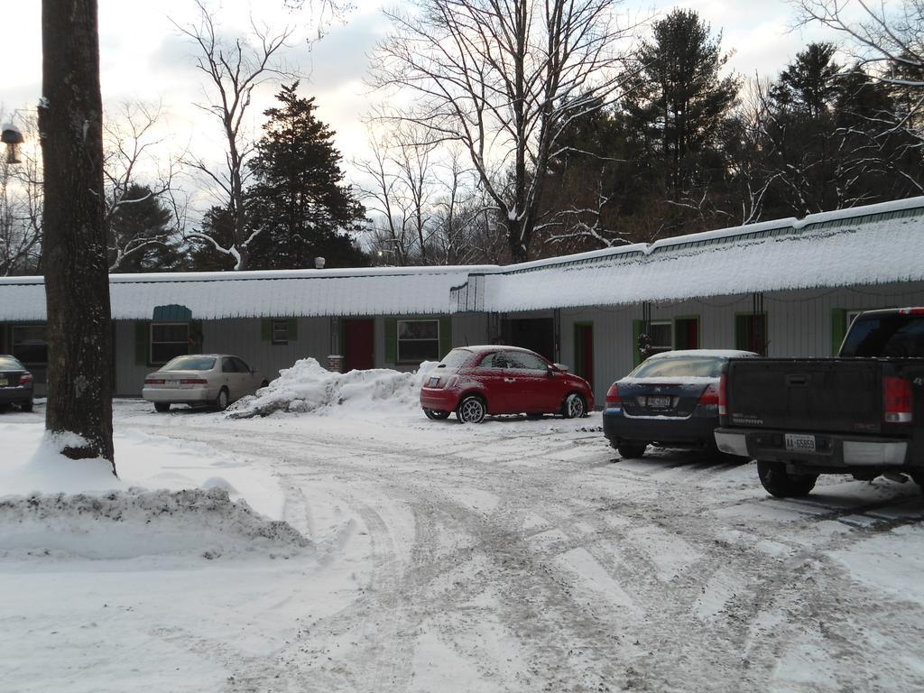 Flower Field Inn And Cottages Stroudsburg Exterior photo