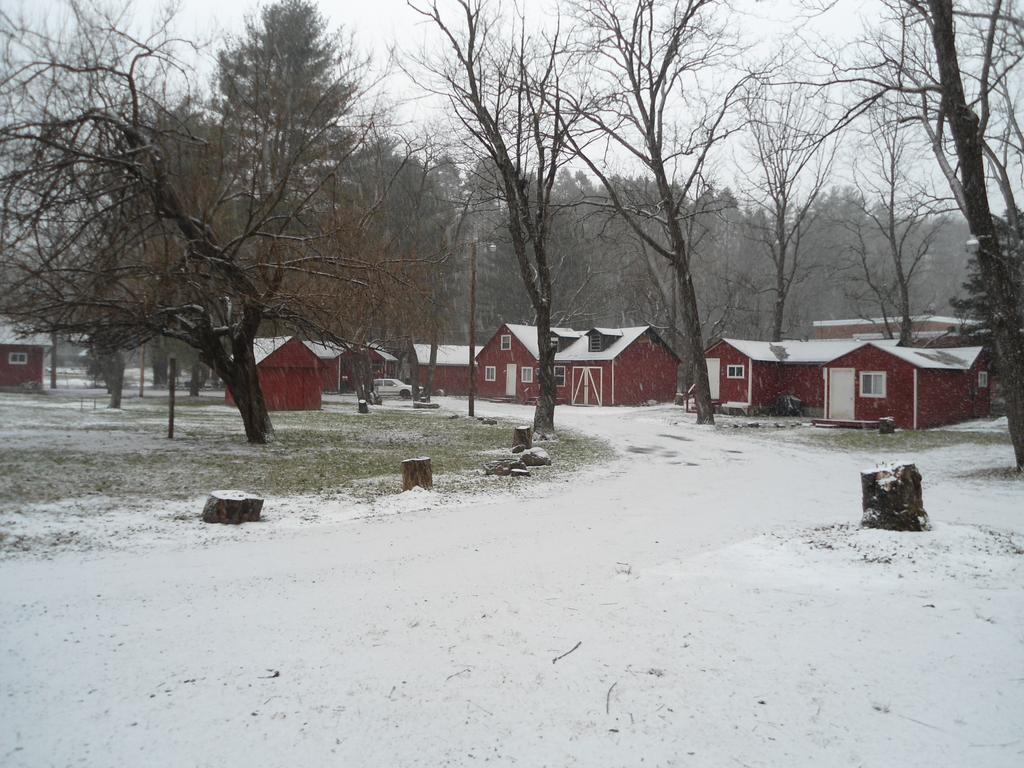 Flower Field Inn And Cottages Stroudsburg Exterior photo